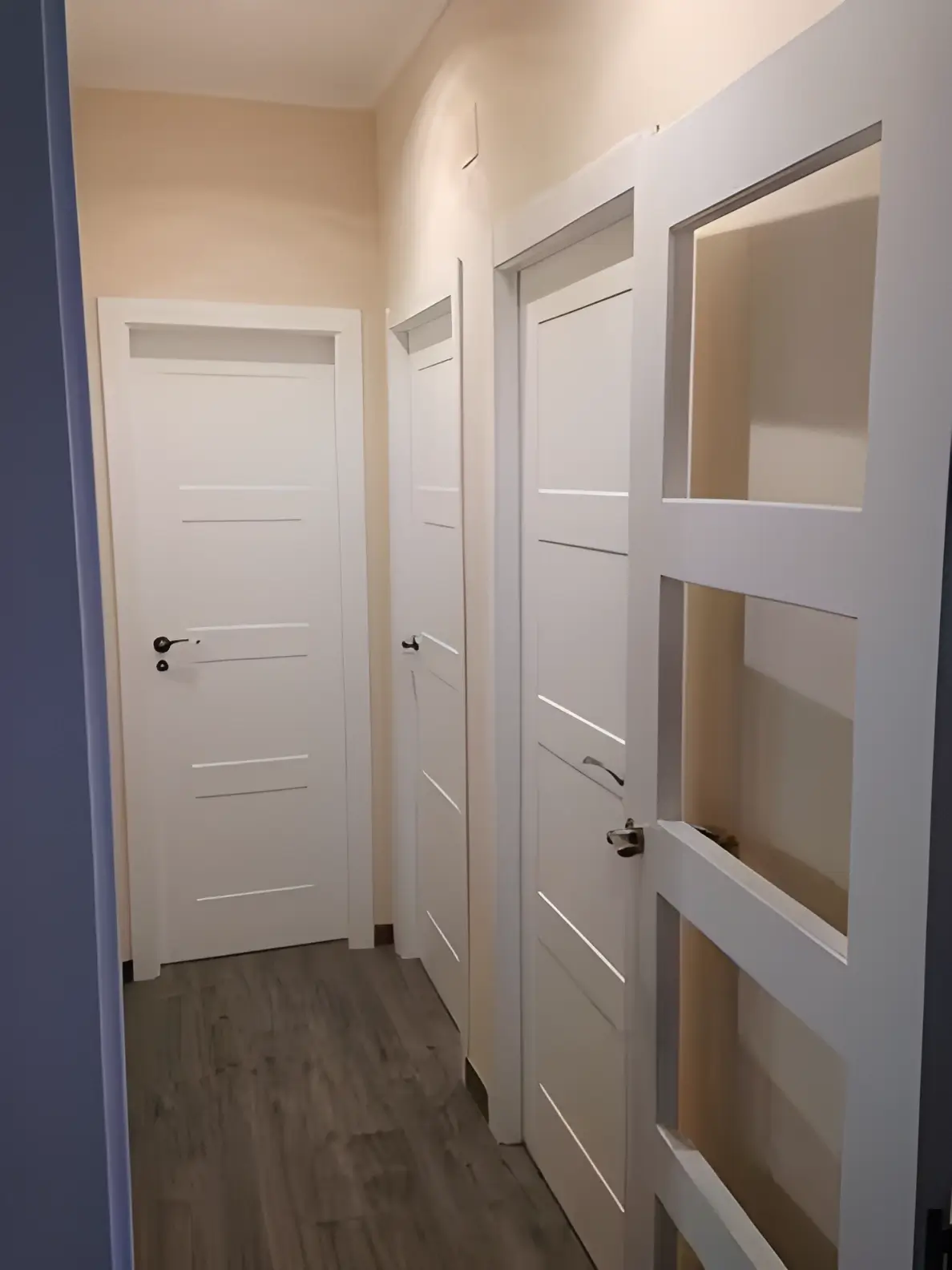 Puertas modernas lacadas blancas por Pintores Cartagena